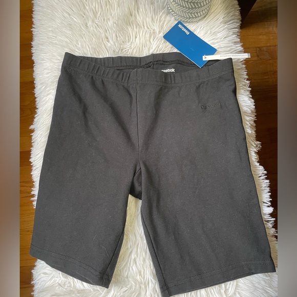 Reebok women’s Bike shorts 🖤 - Picture 3 of 9